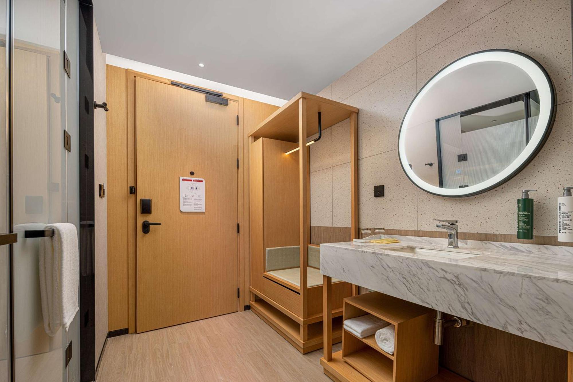Hilton Garden Inn Shanghai Lujiazui Экстерьер фото
